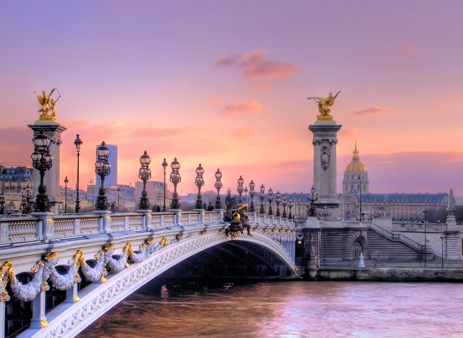 Paris — setting for home massages